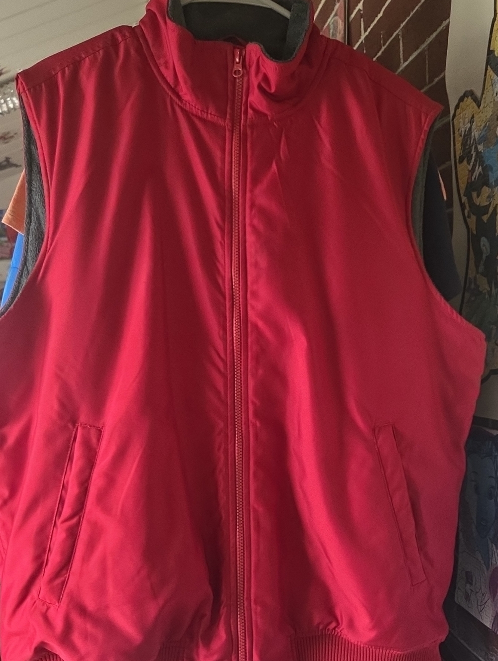 Chaps Men's Red Zip-Up Sleeveless Vest